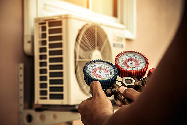 Professional Hvac technician working in Trenton, GA